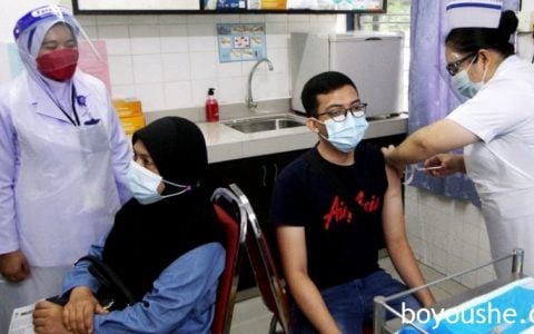 马来西亚探讨列所有员工接种疫苗，作为公司获准营运条件之一