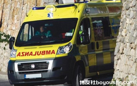 马耳他骑电动滑板车的男子在纳克萨撞车事故中受重伤