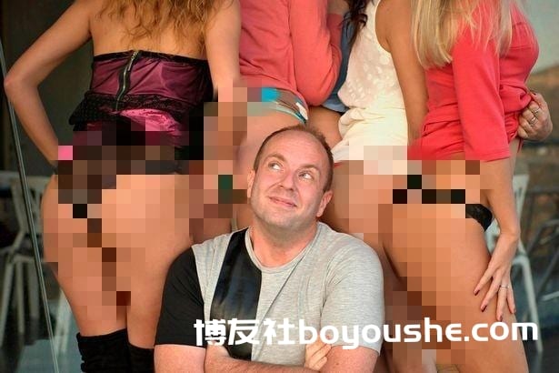 迪拜阳台裸照组织者道歉,称以摩天大楼为背景拍照是“一时冲动”
