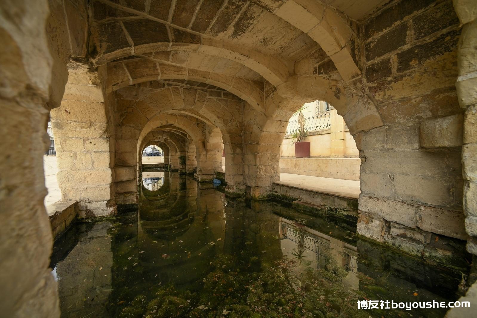 Msida 的公共洗手间 (Għajn Tal-Ħasselin) 正在进行修复。 照片:马修·米拉贝利 Msida 的公共洗手间 (Għajn Tal-Ħasselin) 正在进行修复。 照片:马修·米拉贝利