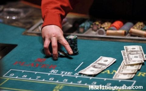 轻信利用赌博网站漏洞可赚钱，一女子被骗110余万元